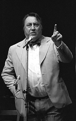 Un gauche pas très adroit…